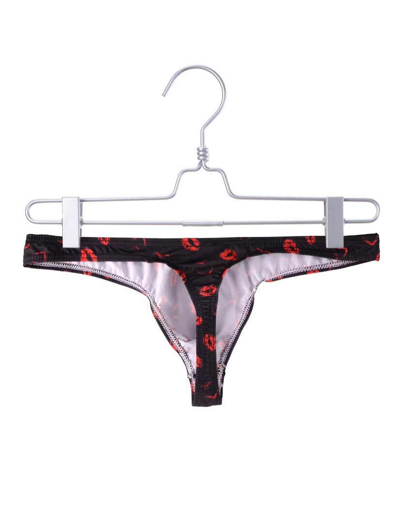 Mens Kiss Pattern Black Thong. Size XL (See Details)