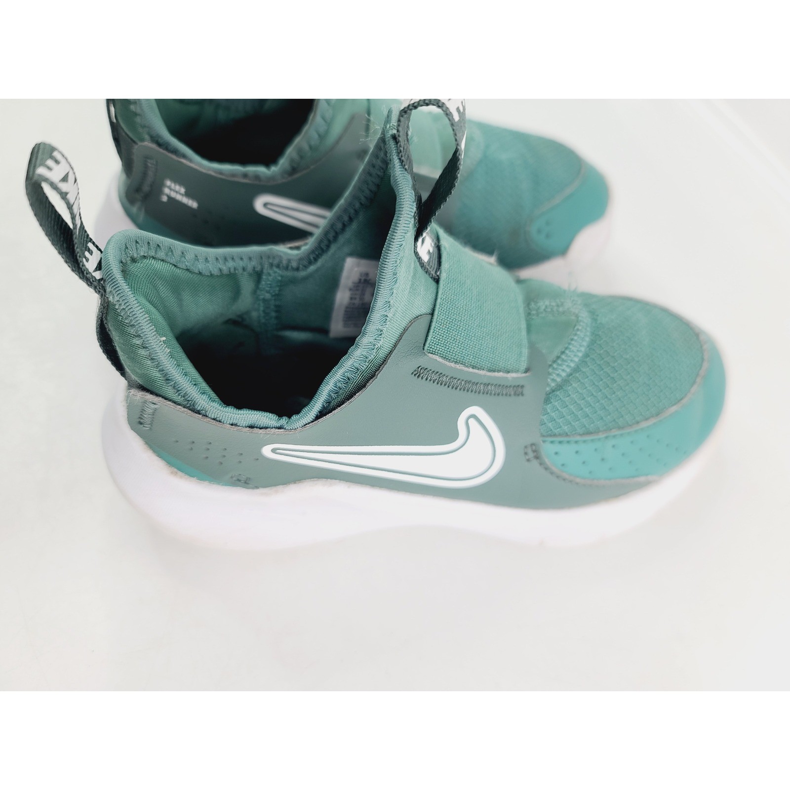 Nike, Mesh, Synthetic Athletic Casual Sneakers, Boys’ Size 13C Green /White
