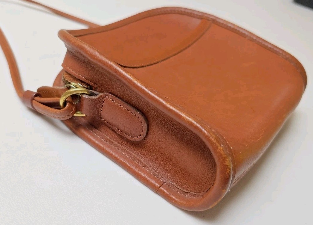 Vintage COACH Abbie 9017 Brown Leather Crossbody Small Shoulder Bag Purse