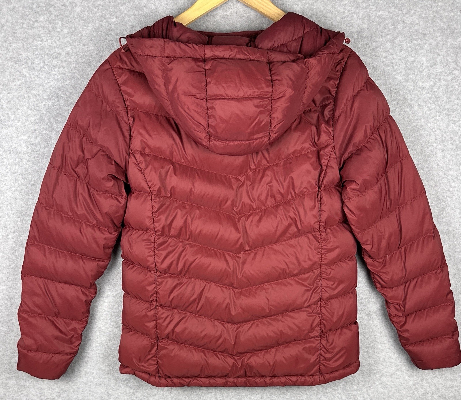 Eddie Bauer Women’s Medium Down Puffer Jacket Hooded Burgundy 80% Down
