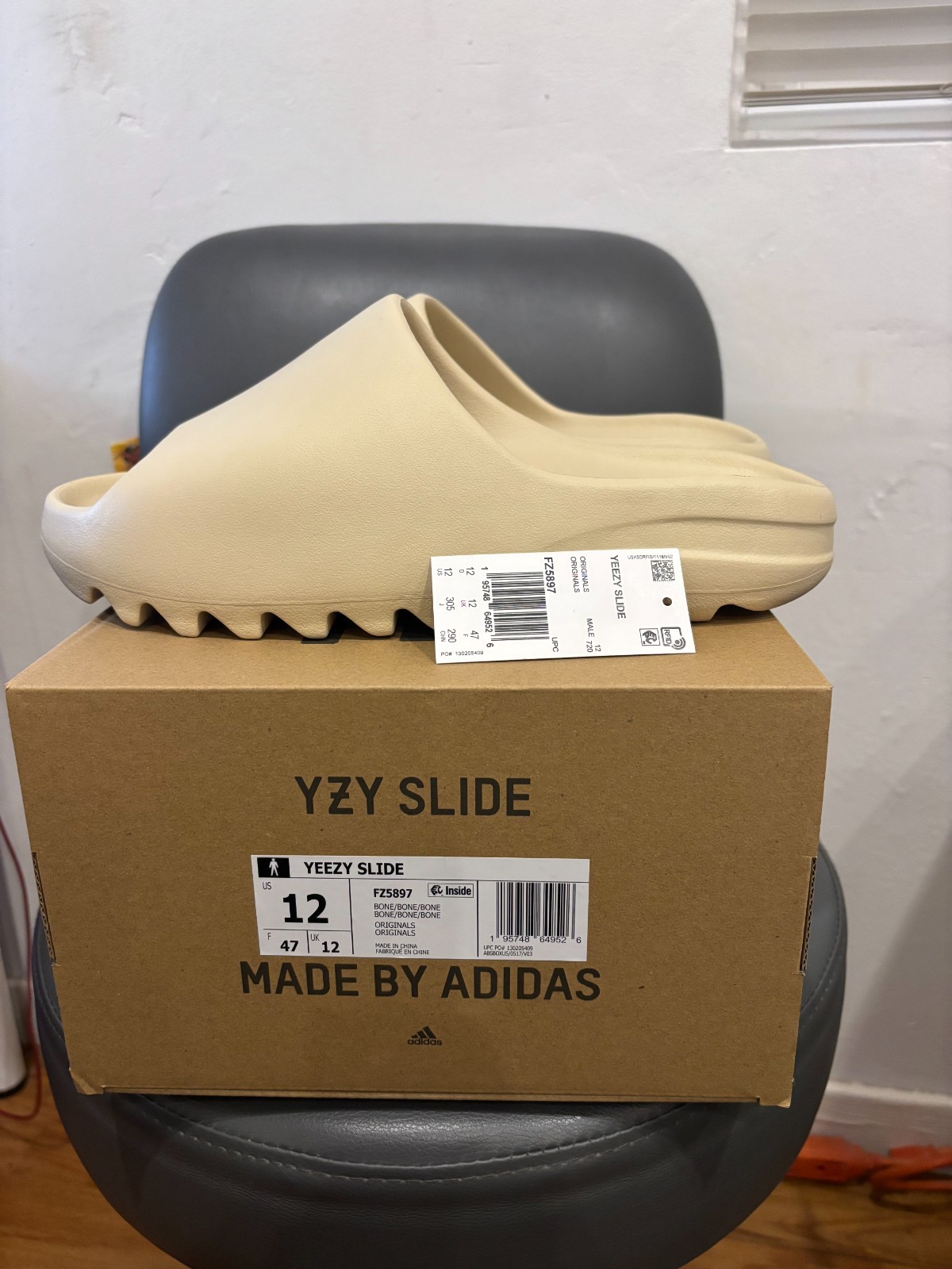 BRAND NEW adidas yeezy slide Bone FZ5897 SIZE 7-13 /100% AUTHENTIC