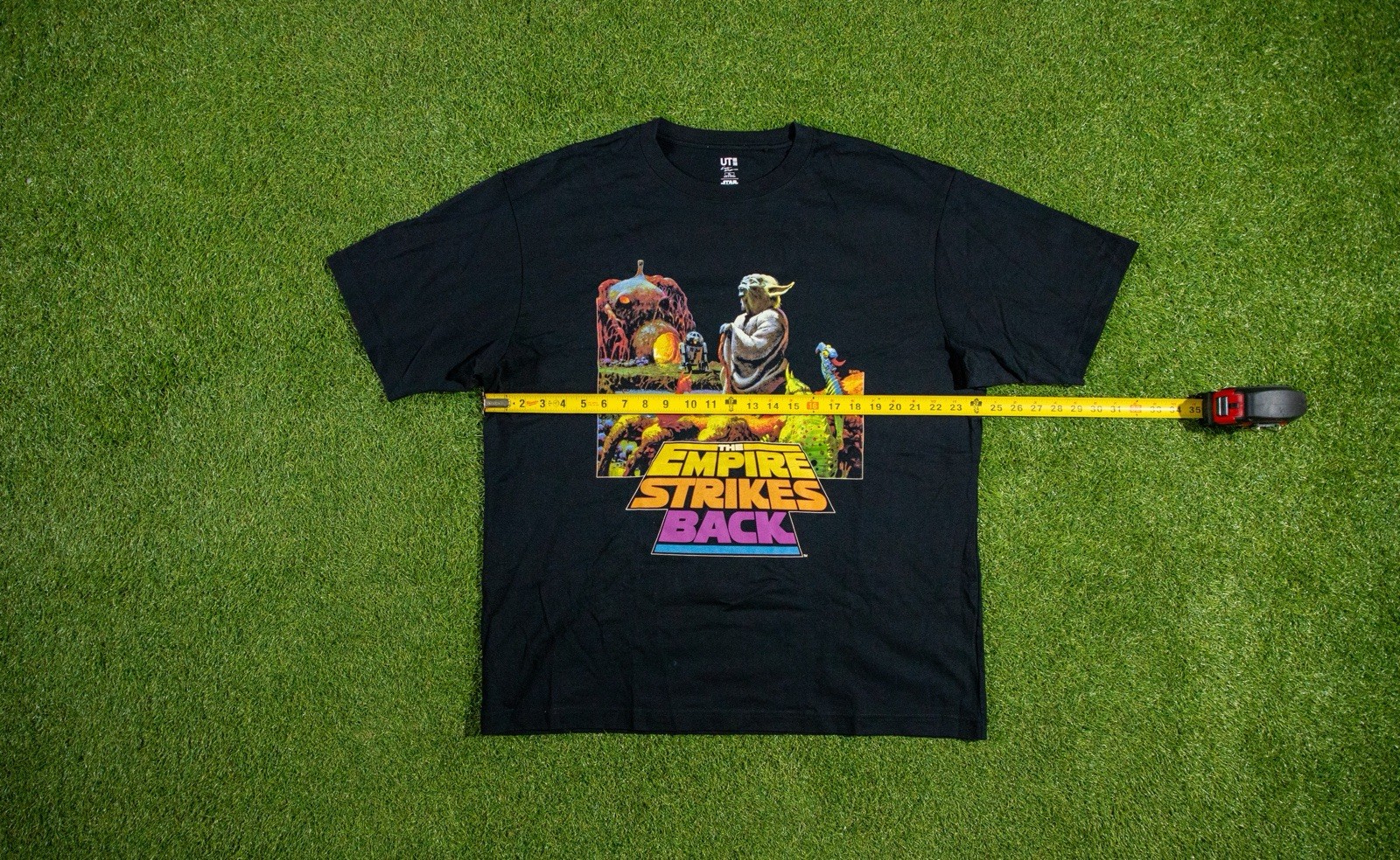 Uniqlo x Star Wars ‘The Empire Strikes Back’ T Shirt Black Size XL