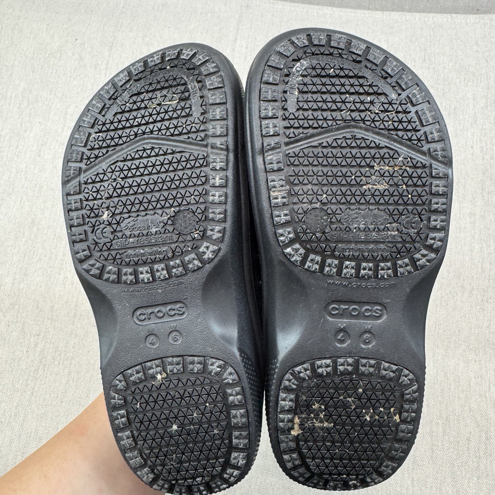 Crocs On The Clock Work Clogs Black Slip Resistant Women’s W6 M4 Comfort Shoes