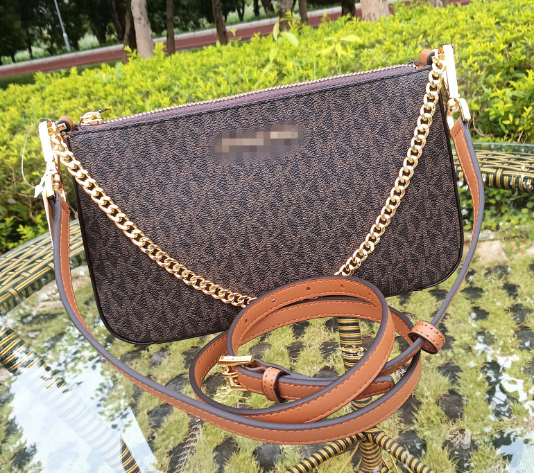 Michael Kors Travel Medium Shoulder bag Crossbody Signature purse