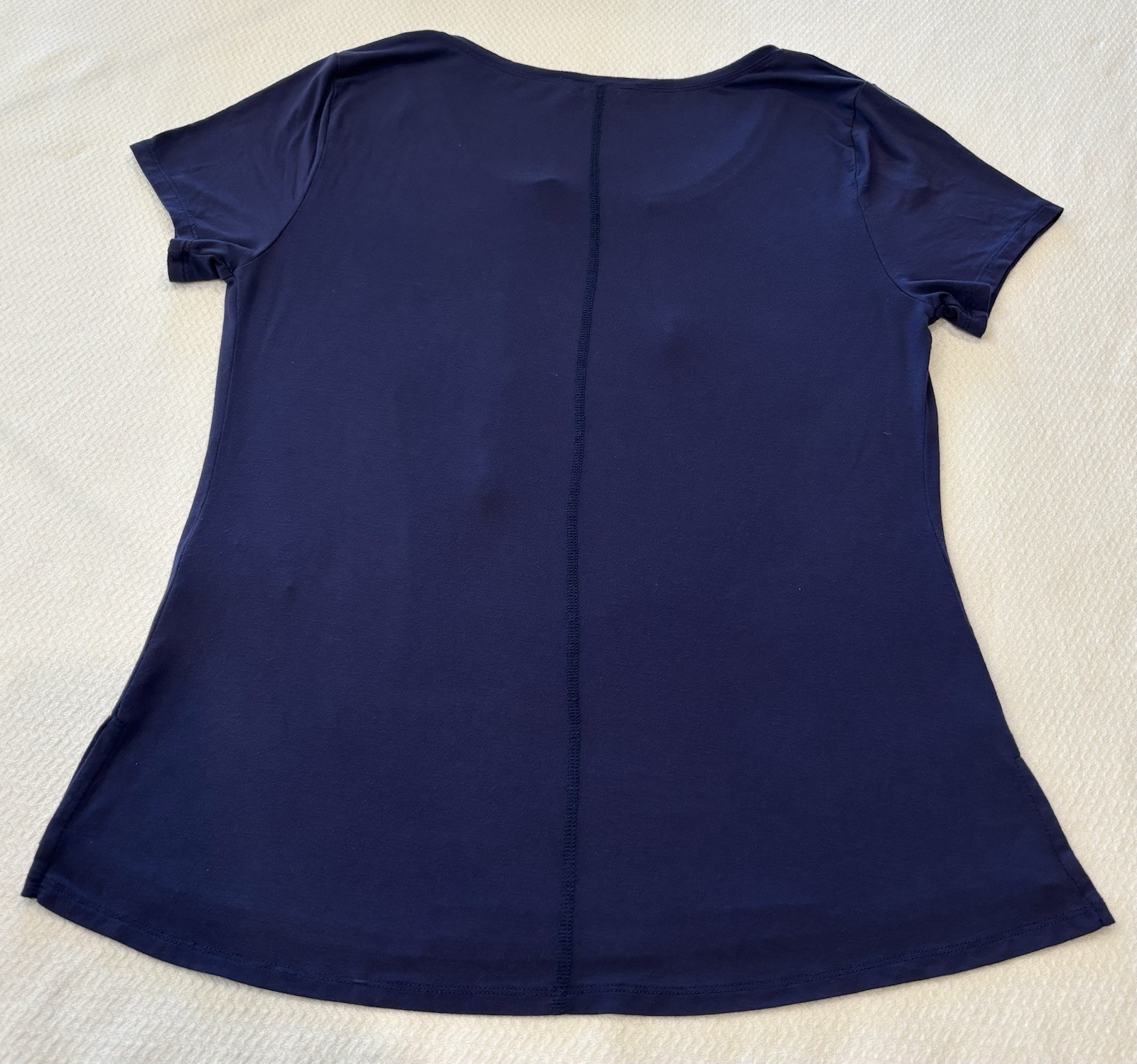 Rare bebe Women’s Navy Rhinestone Logo Medallion Scoop Neck Tie Front Tee Sz S/P