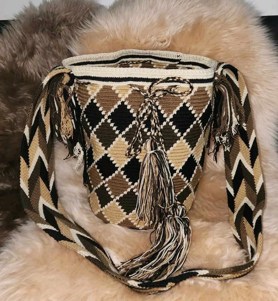 Woven Wayuu Crossbody Bag Unique Design Elegant Multicolor About “31 Inc.”Long