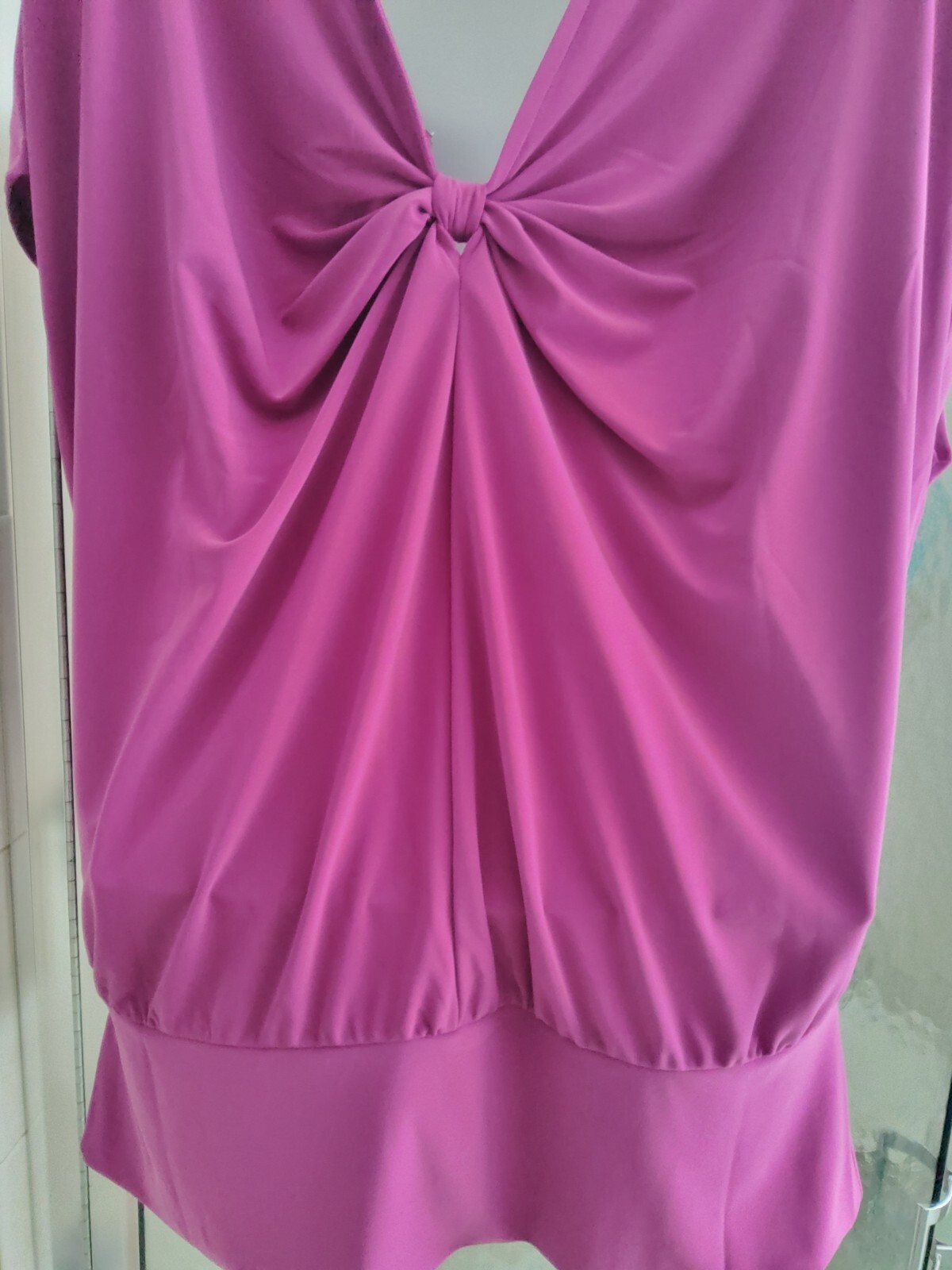WHITE HOUSE BLACK MARKET *PARTY TIME* BANDED HEM TOP-LARGE-PINK-KNOT BACK-**NEW*