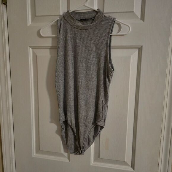 Ambiance Gray Mock Neck Ribbed BodySuit – Size Medium