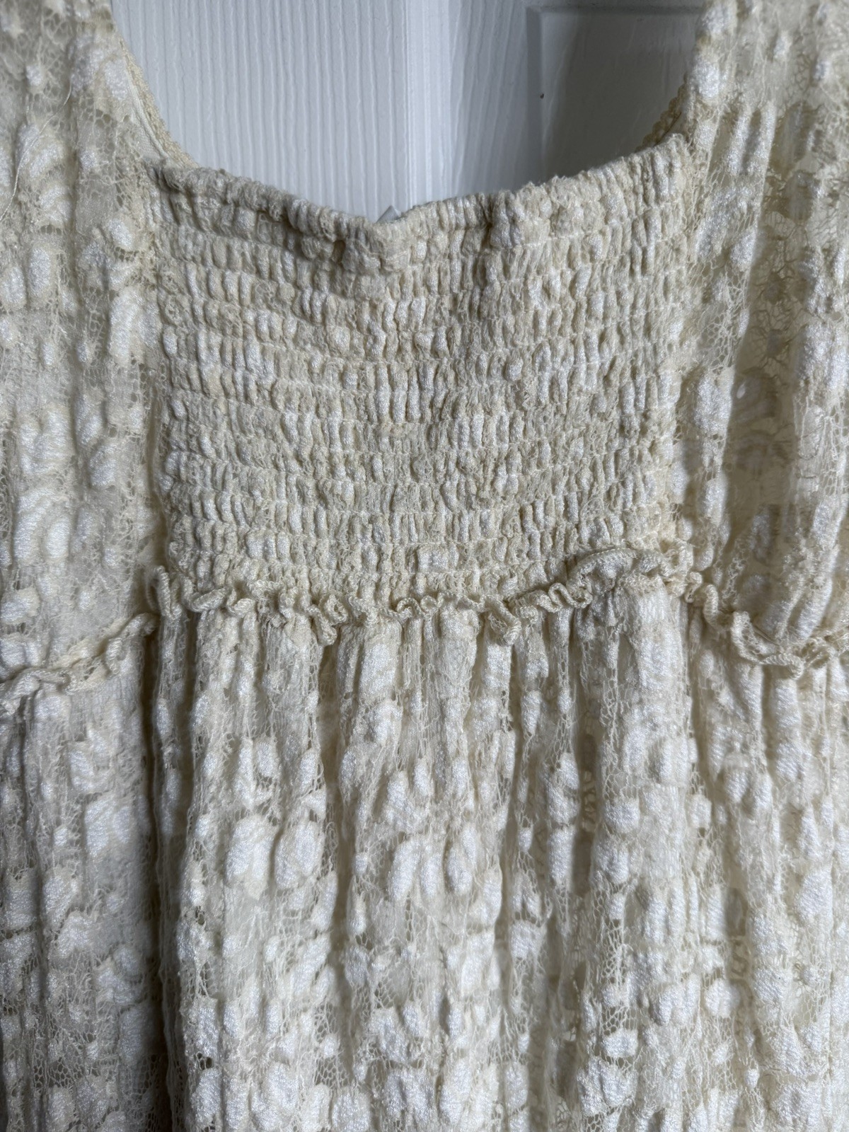 Kirious Los Angeles Cream Floral Lace Tiered Babydoll Mini Dress L Smocked Back