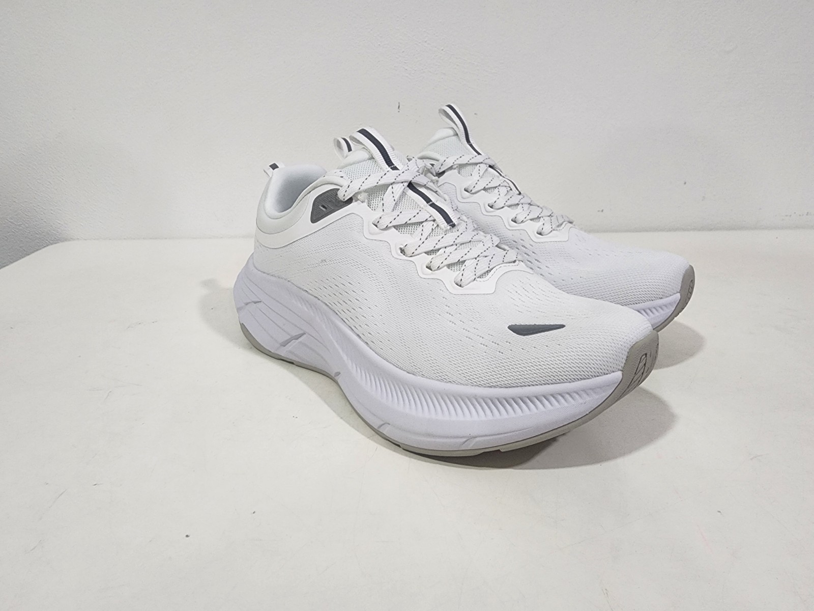 Nortiv8 Men’s Waking Shoes Size 8.5 In White One