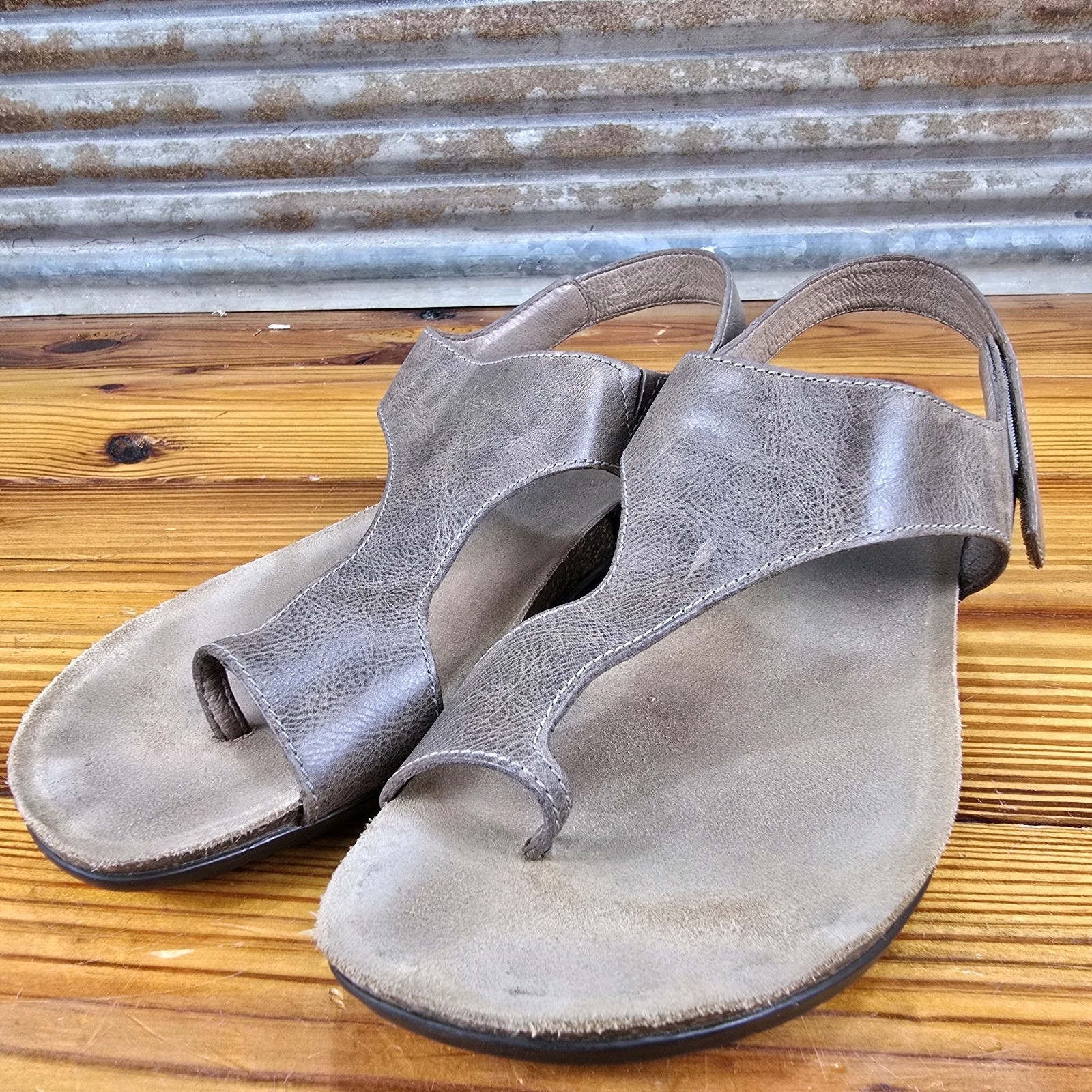 $130 DANSKO US 10.5-11 EU 41 Stone Leather REECE Sandals 6024795300 Pristine!!
