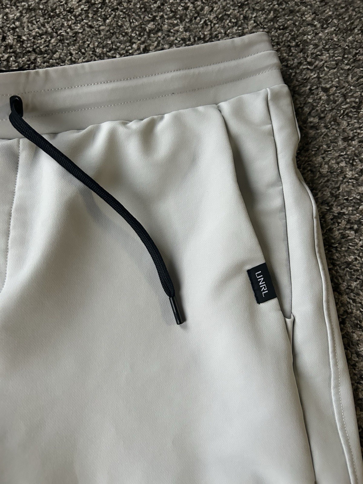 UNRL Men’s Joggers – Size Large – White
