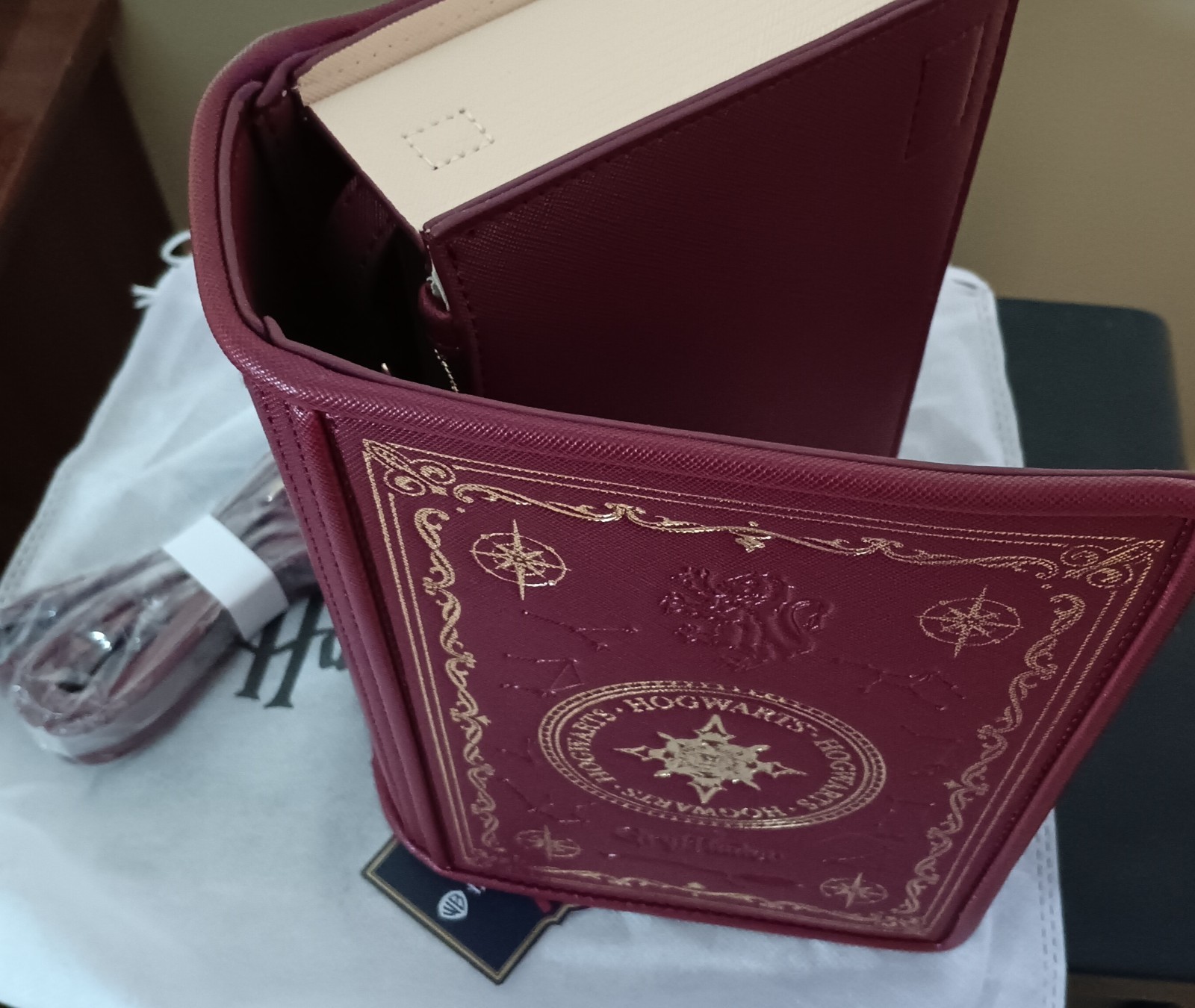 Harry Potter Bookbox Style Purse New With Tags