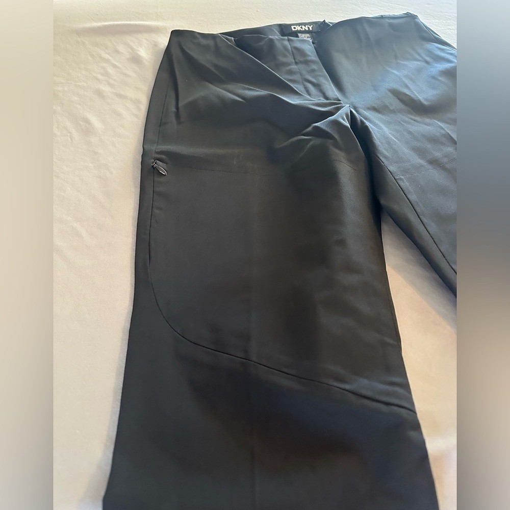 DKNY Black Active Stretch Ankle Pants Size 4 NWOT