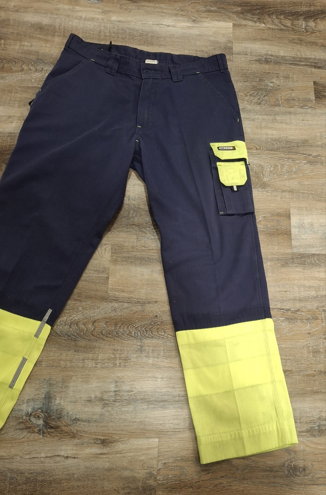 EUC Dassy Blue Work Pants Multiple Pockets Reinforced Areas Men B 37-39 C32-34