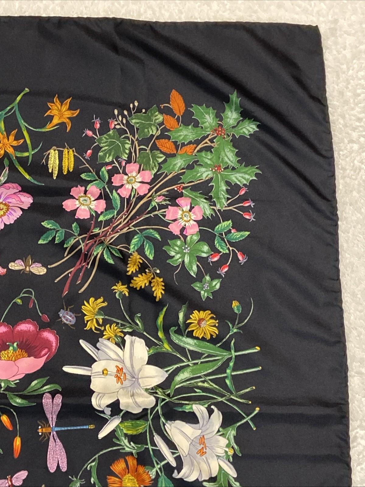 GUCCI Flora Silk Scarf 33in Flower Botanical Pattern Classic Luxury Italy