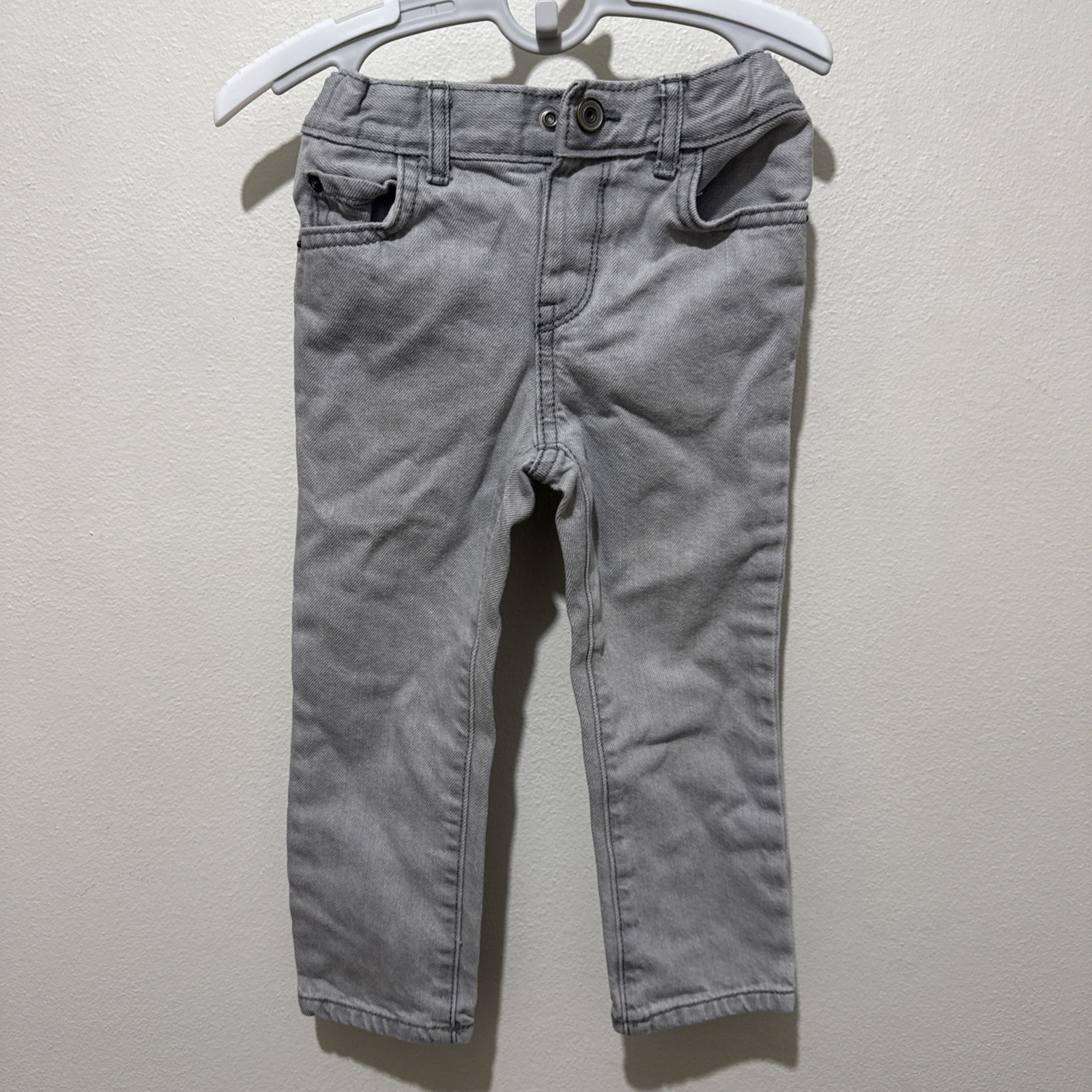 14 pants brands listed below , 2 sets and shorts boys size 3T