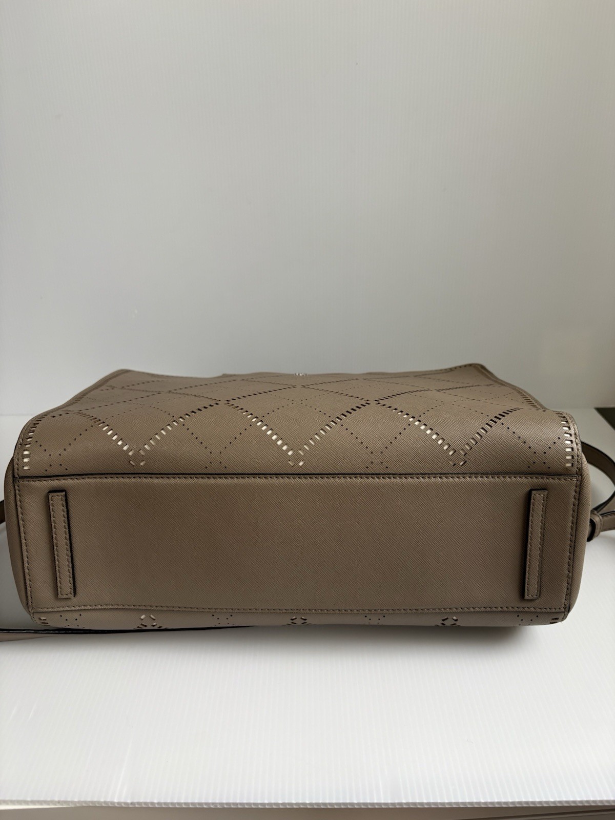 Tory Burch Robinson Crosshatch Large Zip Tote Satchel In French Gray EUC