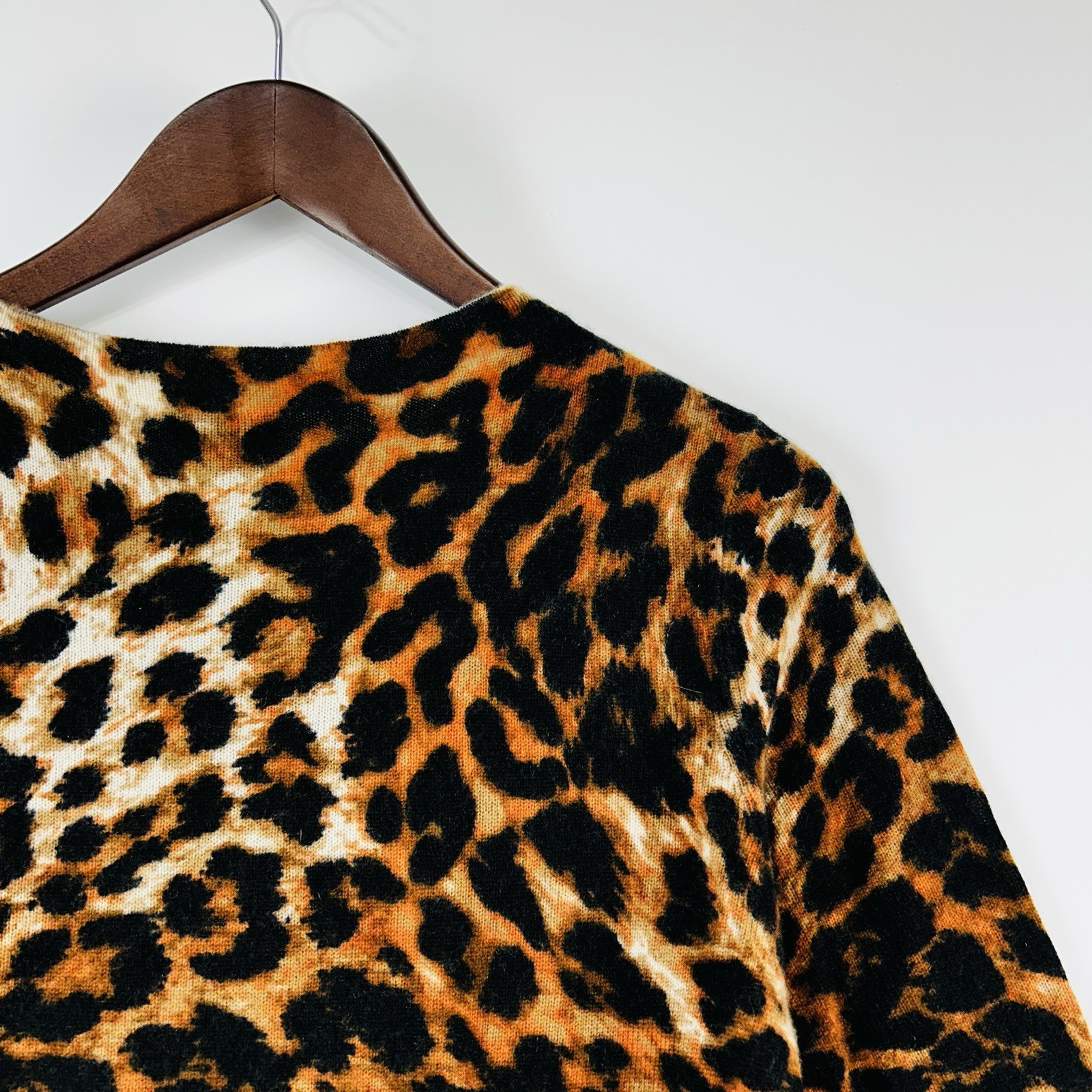 Talbots Womens 100% Cashmere Sweater Size S Animal Print Luxury Yacht Club