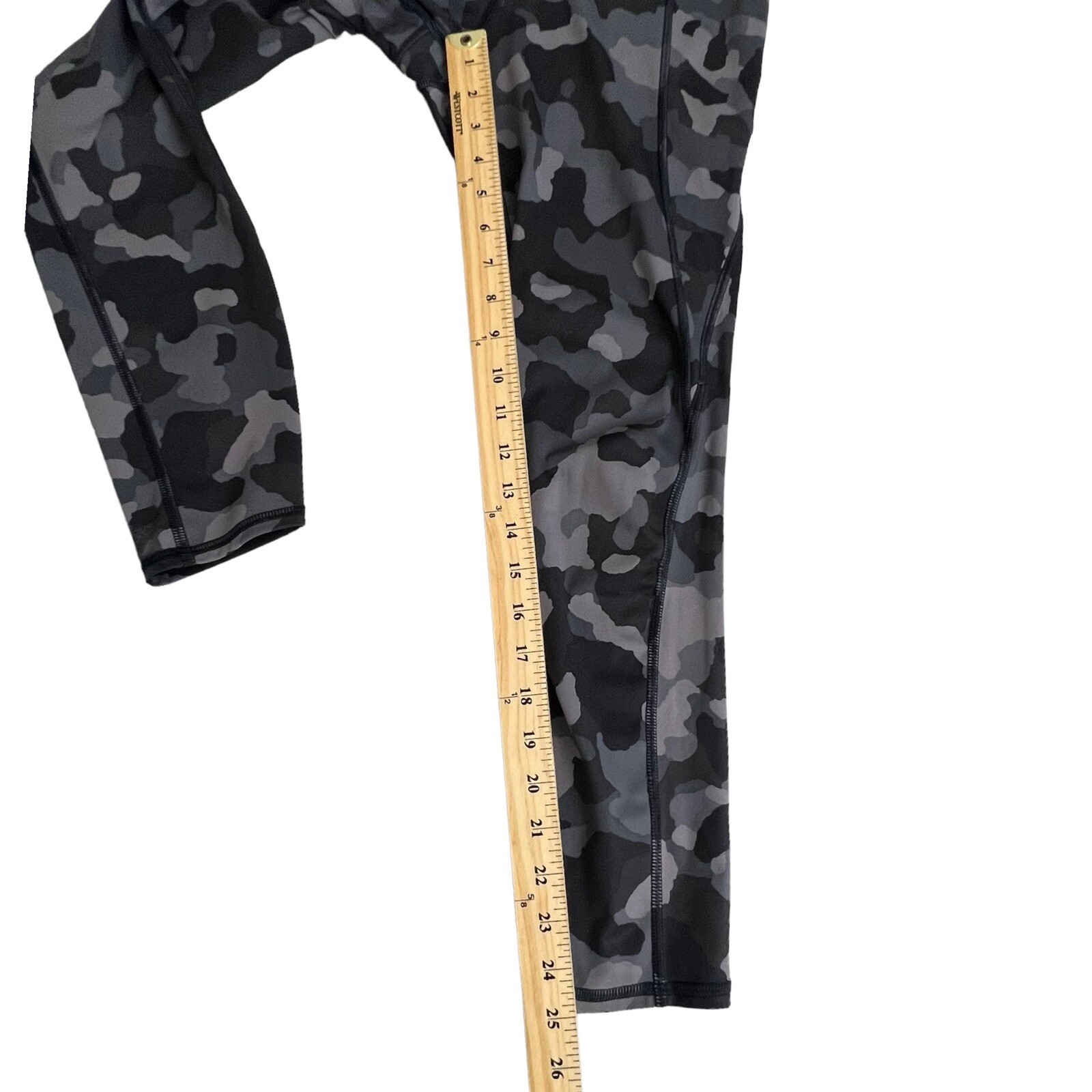 Athleta Womens S Lightning Camo 7/8 Tight Leggings Grey High Rise Pockets