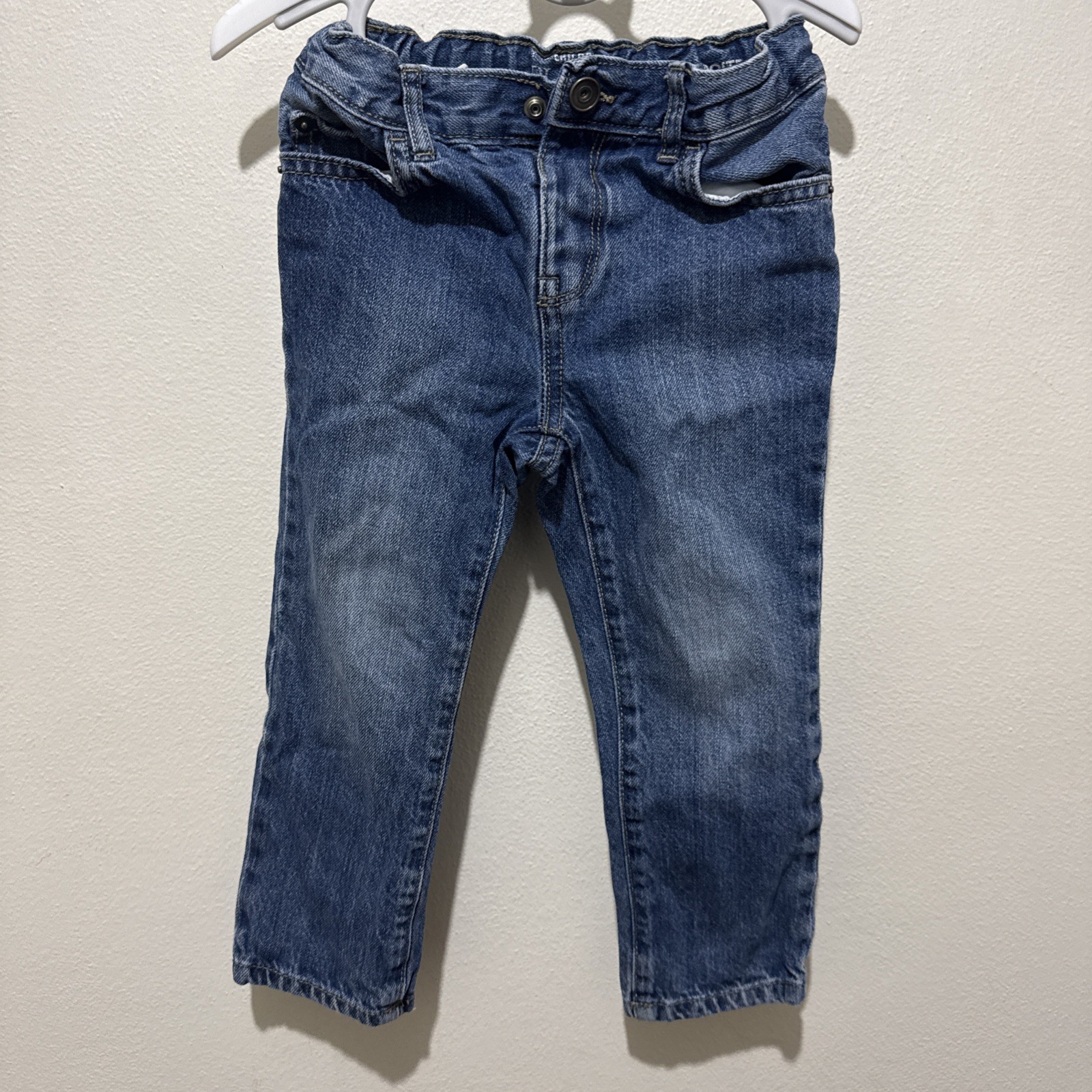 14 pants brands listed below , 2 sets and shorts boys size 3T