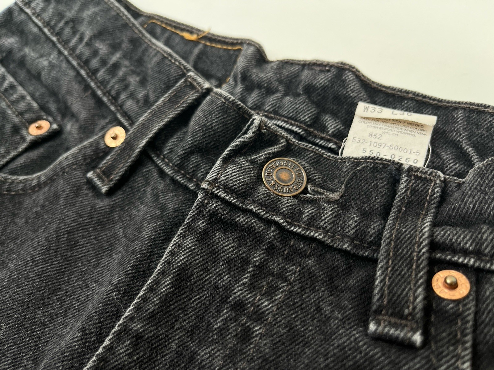 Vintage Levi’s 550 Men’s Black Denim Size 33×36 Relaxed Fit USA Made 90’s Jeans