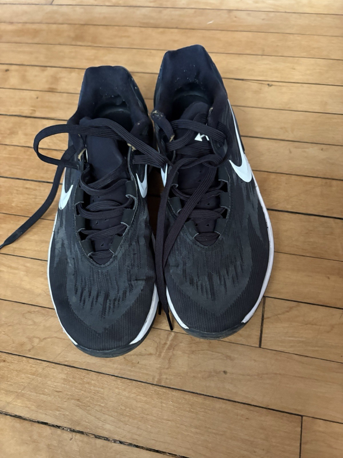 Nike gt cut 2 black and white barley used