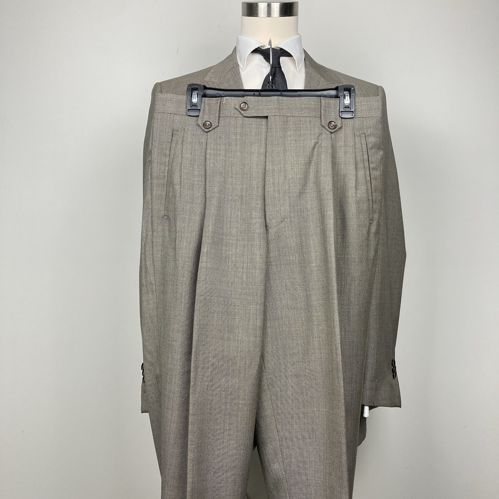 Tiglio Rosso Men’s 2-pc suit Jacket 42R 2-Btn Pants 32W 27L Made Italy Wool