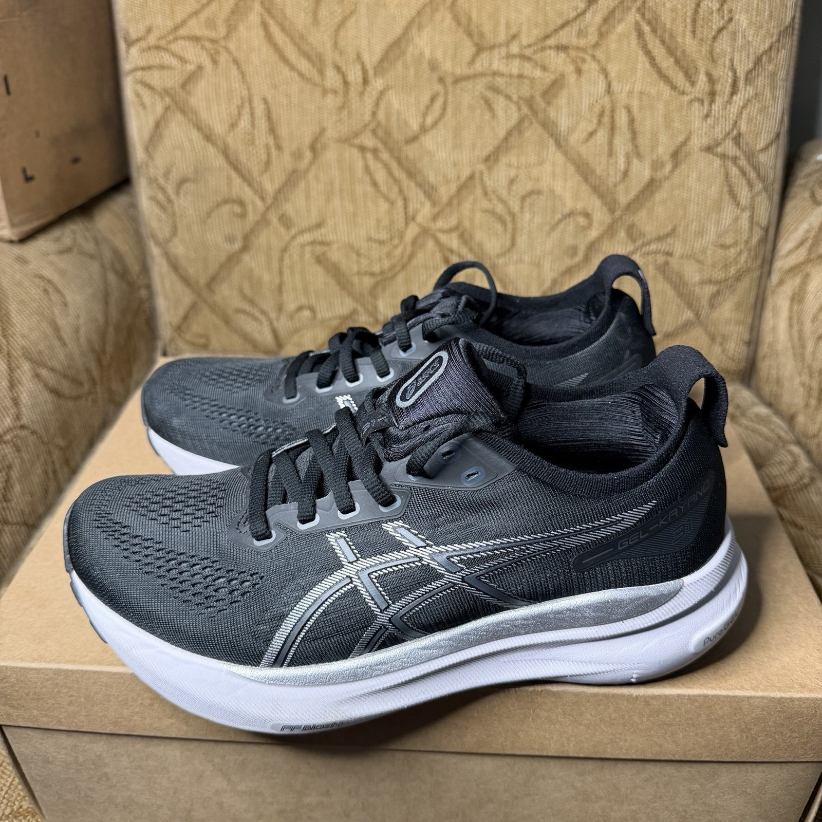 ASICS GEL-Kayano 31 Black Pure Silver Women’s Size 8 Running Shoes 1012B670