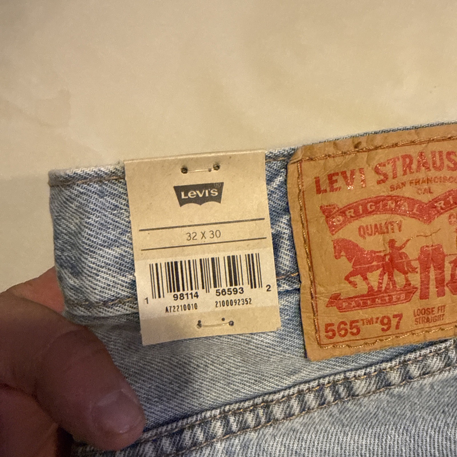 Levi’s 565 Jeans Mens 32×30 Light Blue Wash Loose Straight 97 Denim Fit