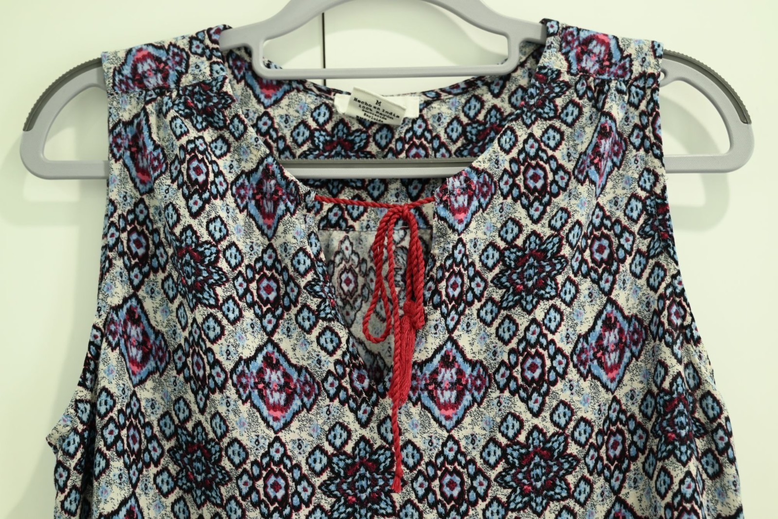 BeachLunchLounge Sleeveless Shift Top Boho Geometric Print Tassel Tie Size M