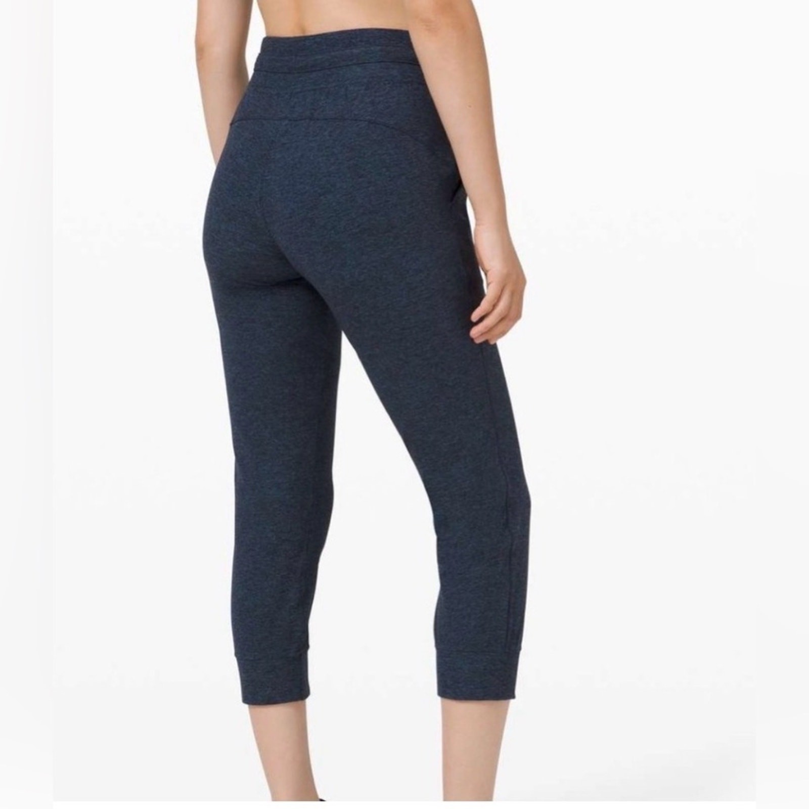 Lululemon size 4 Ready to Rulu Jogger Crop in Heathered True Navy/Black