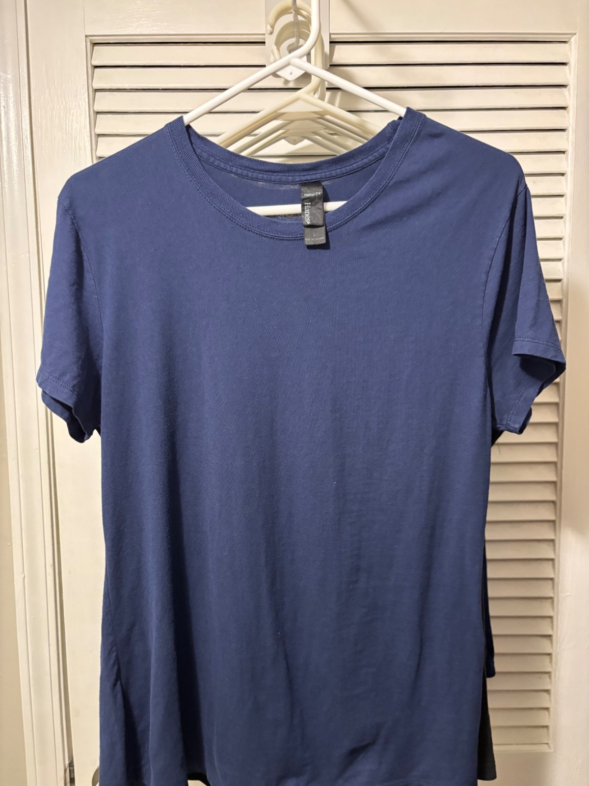 Hanes NANO Tshirt womens Large navy💙