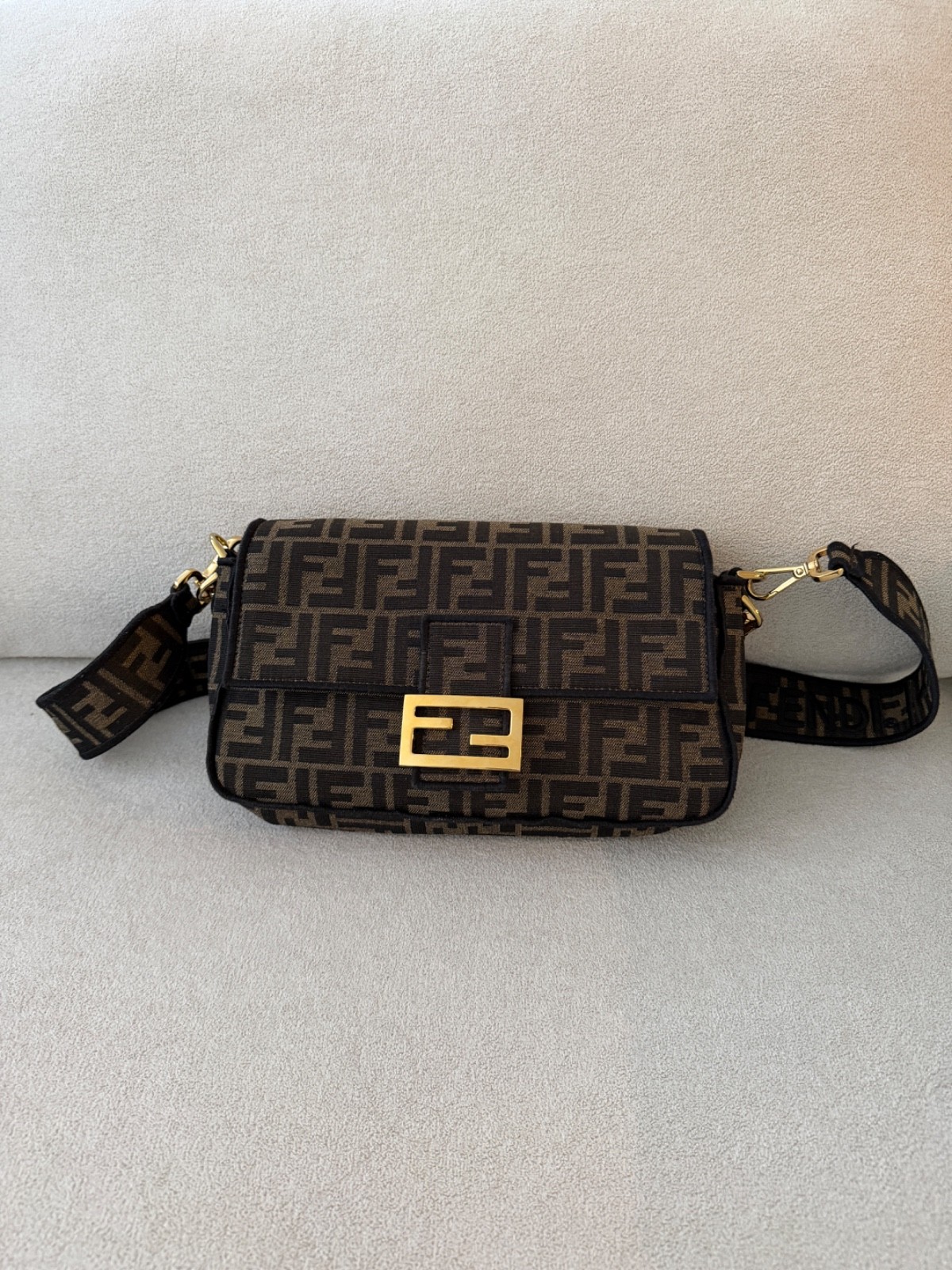 FENDI Baguette Bag – Tobacco brown FF jacquard fabric bag