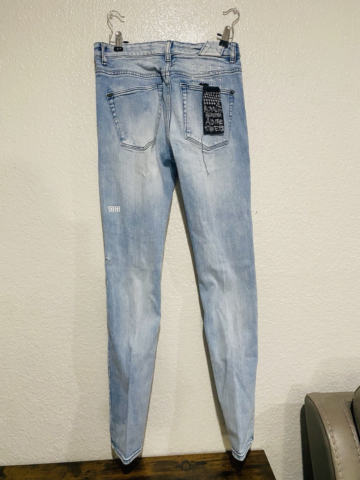 Ksubi Women’s Light Wash Distressed Skinny Stretch 5-Pocket Logo Jeans