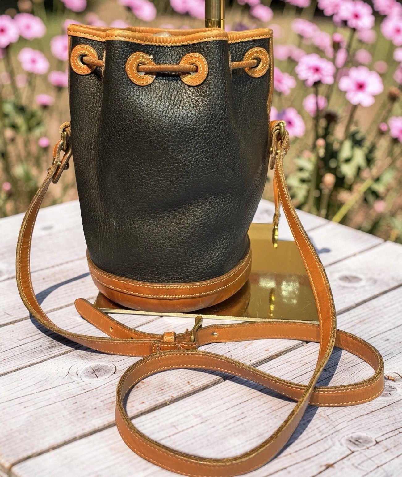Dooney Bourke Vintage Black Small Drawstring Bucket Shoulder Bag Leather Retro