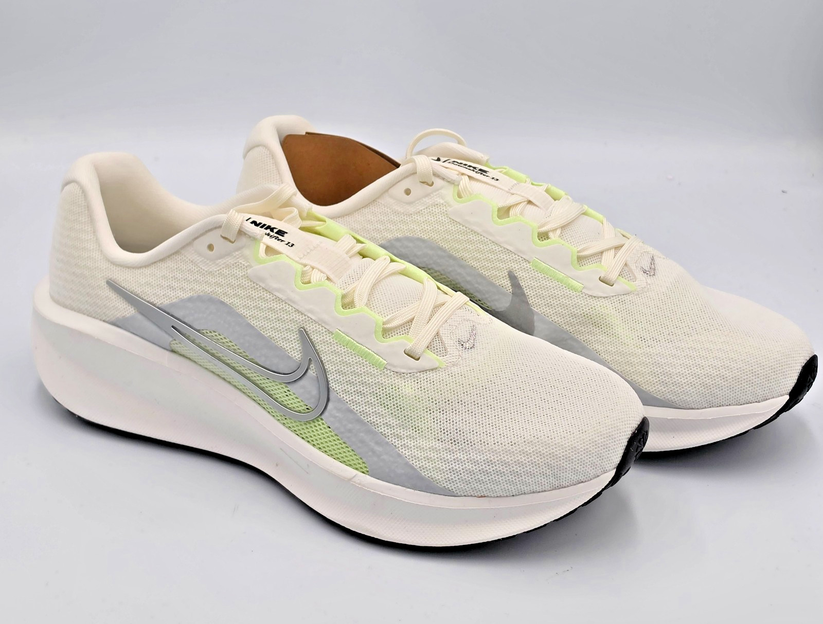 Nike Downshifter 13 Women’s 9.5 Running Shoes Sail Silver FD6476-106