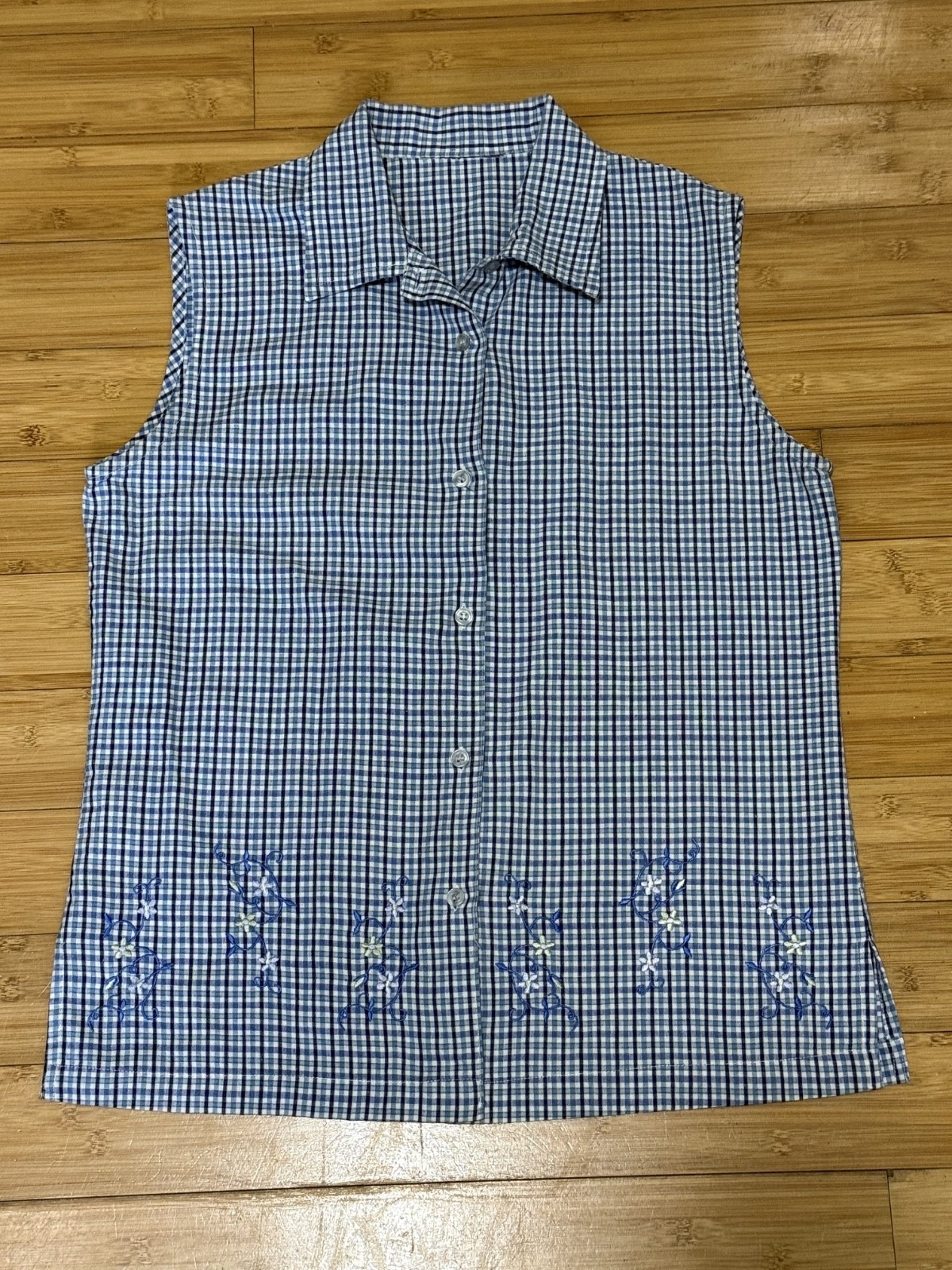 Vintage Y2K Embroidered flower pattern Shirt Women’s Large Sleeveless ButtonUp