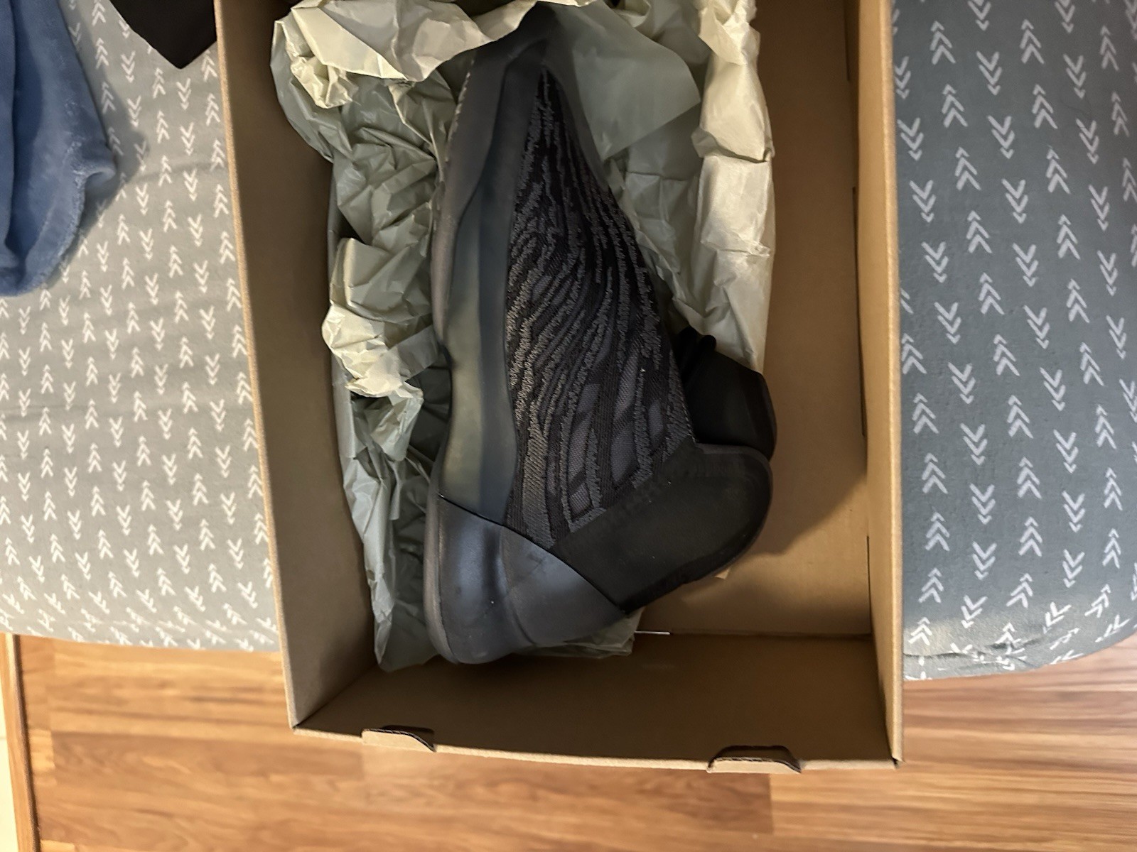 Size 9 – adidas Yeezy Quantum Onyx (ONE RIGHT SHOE ONLY)