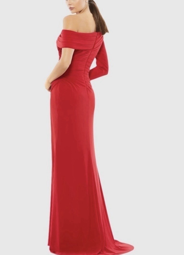 Mac Duggal Red Solid One-Shoulder Ruched Side Slit Long Gown 10