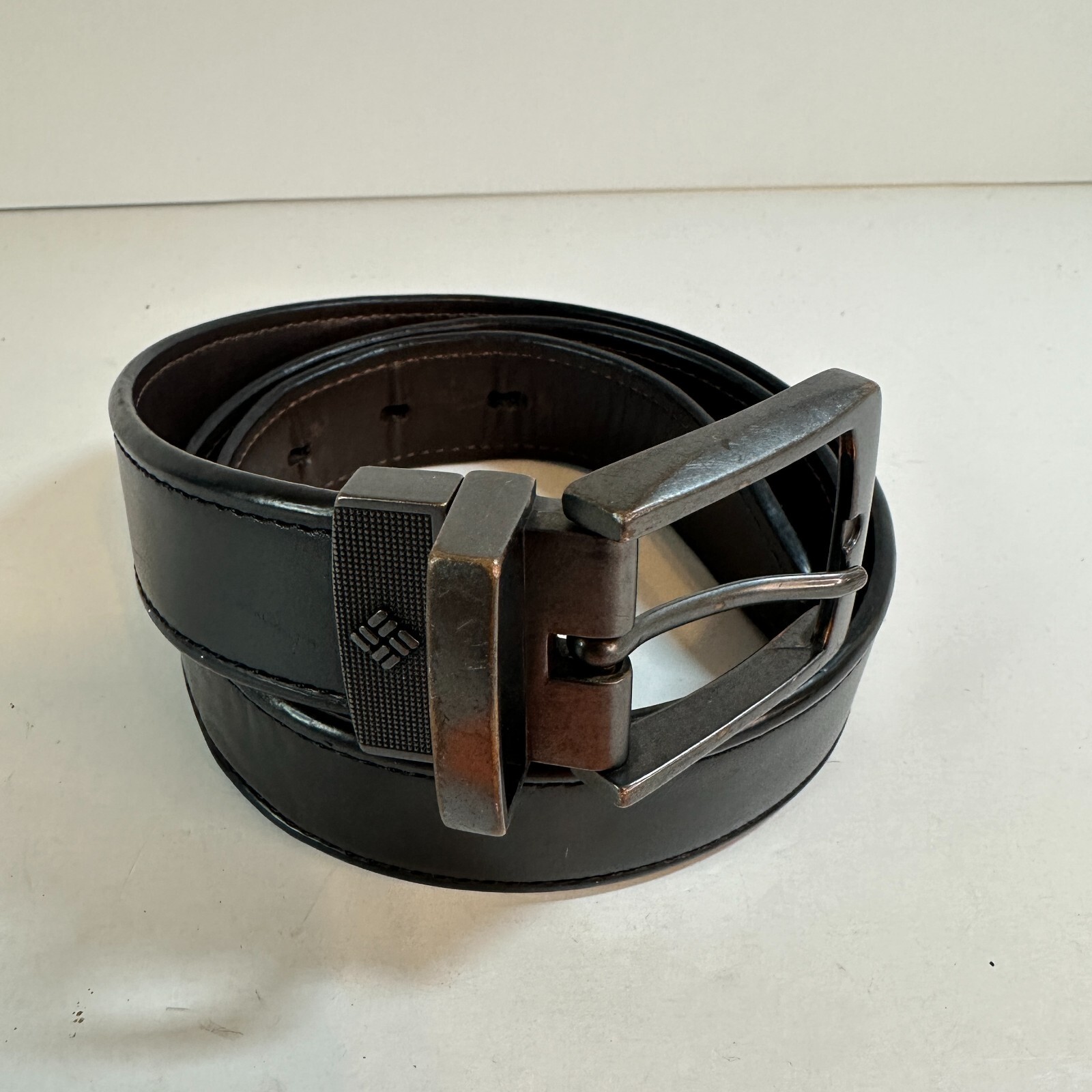Columbia Genuine Leather Top Bonded Leather Lining & Belt Buckle 34/85 11C002J4