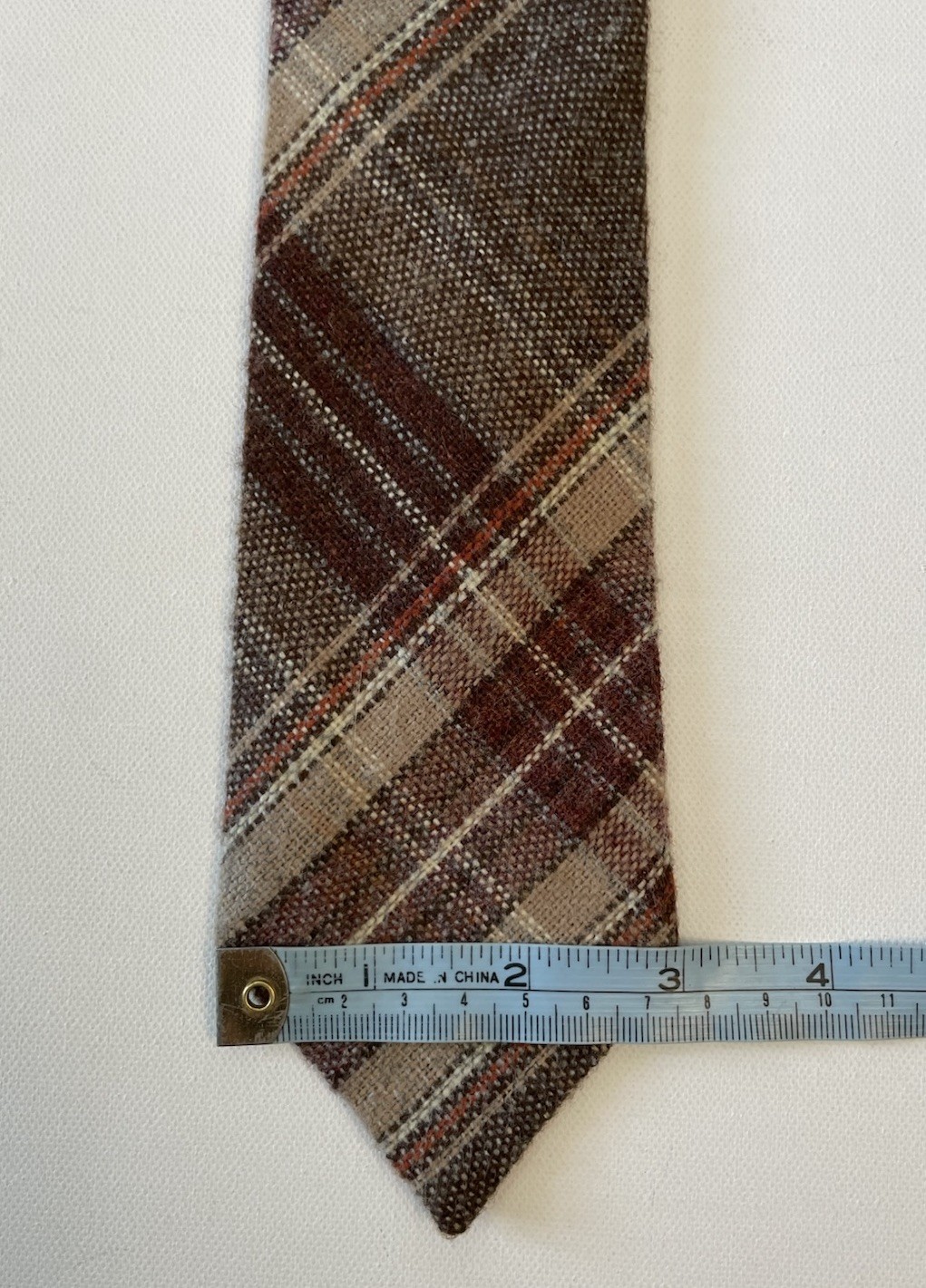 John Remington Collection Men’s Brown/Beige/Burgundy Plaid Tie (3in x 58in)
