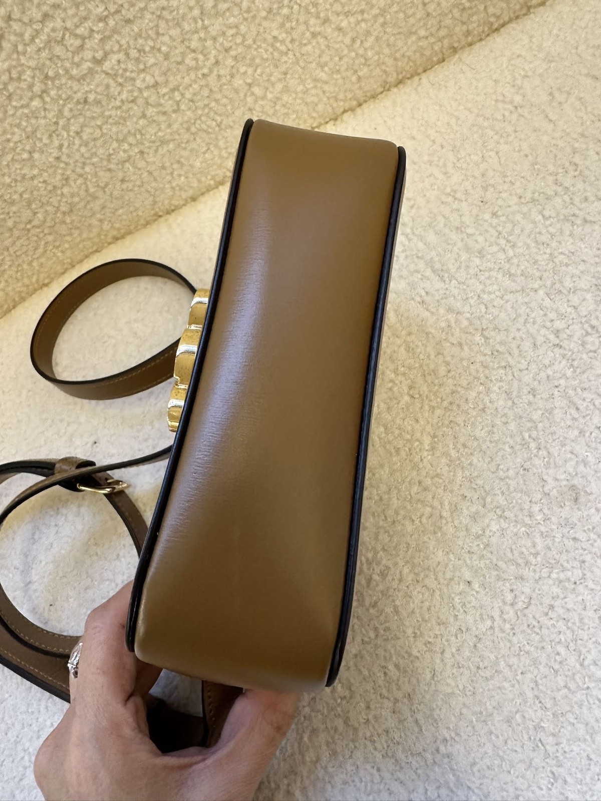 Celine Pre-Owned Authentic Luxury Handbag Caramel 18.5*6*13.5cm
