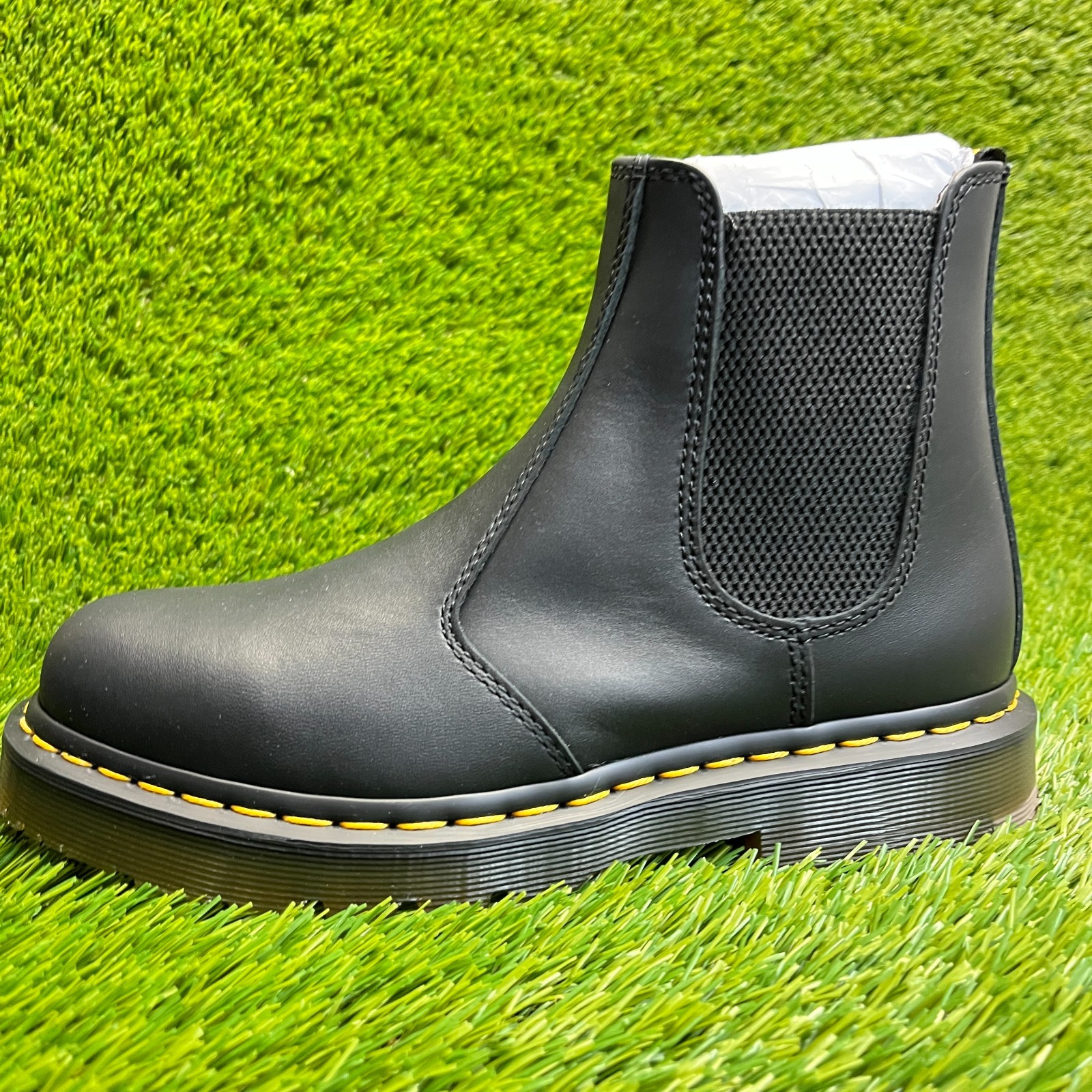 Dr. Martens 2976 SR Mens Size 7 Womens 8 Black Classic Leather Chelsea Boots