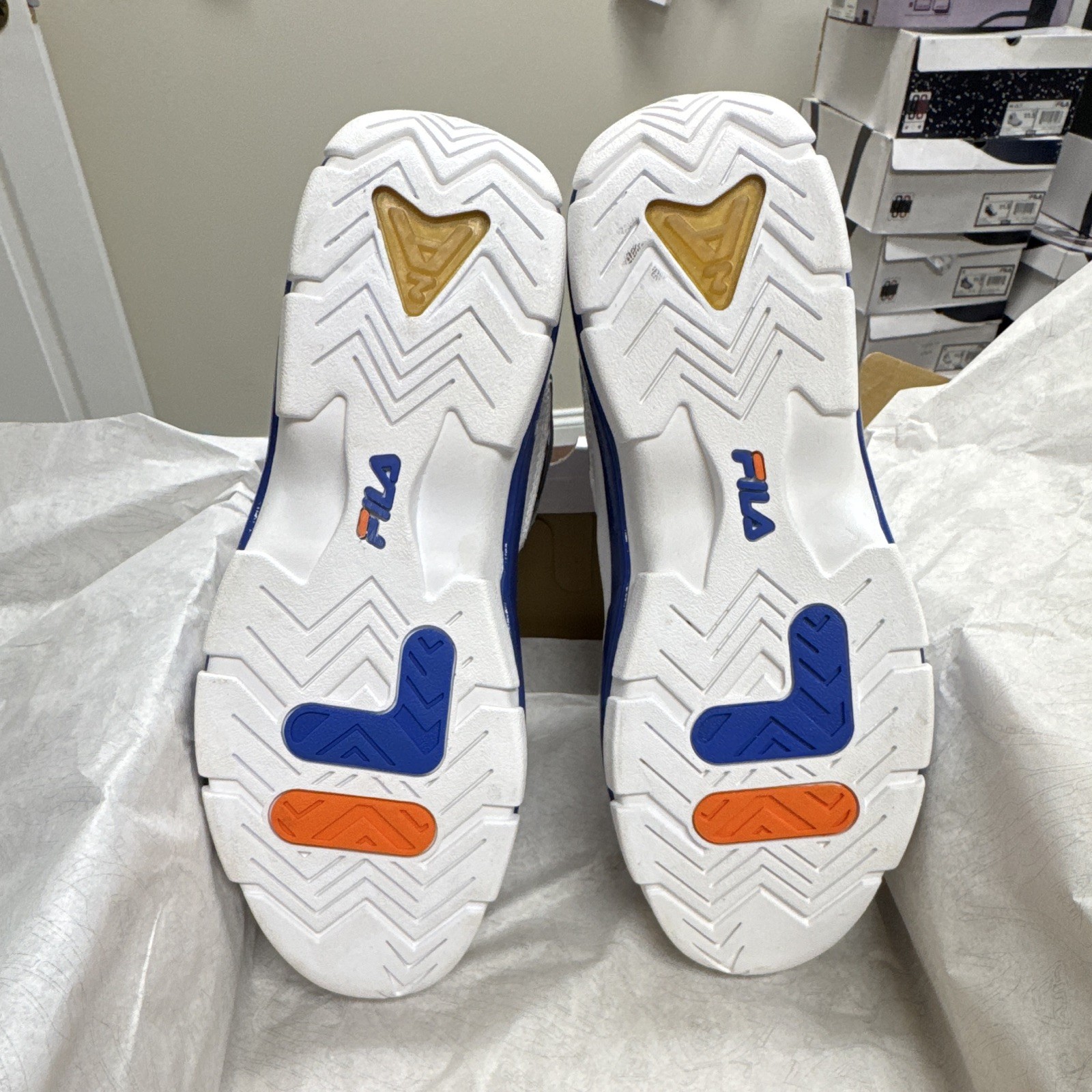 FILA 96 Men’s Low Top Sneakers White Blue Orange Leather 1VB90031-167