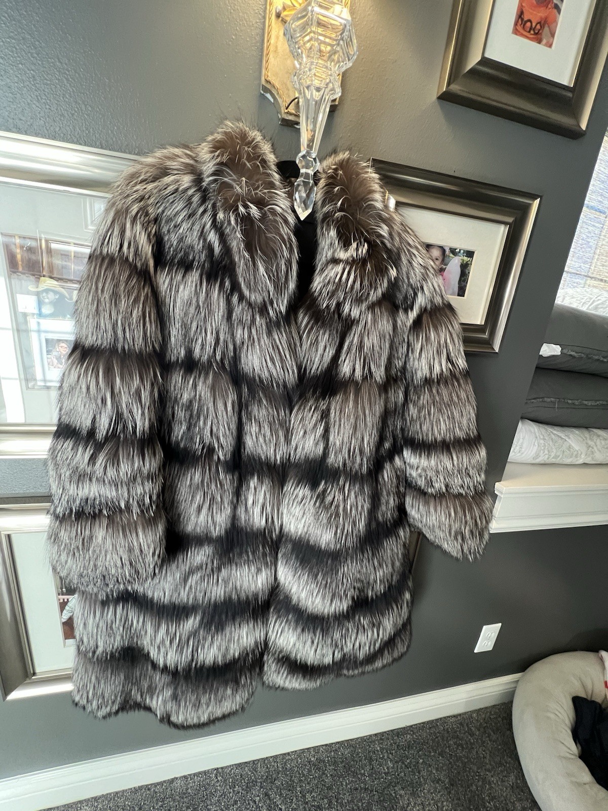 Custom Silver Fox Fur Coat, $3.000