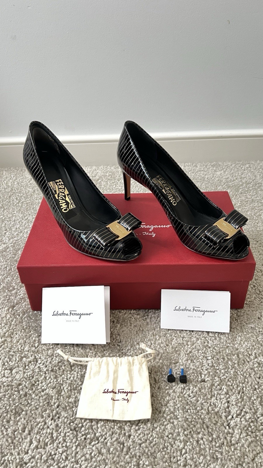 Salvatore Ferragamo Italy Black Patent Leather Pola Gold Striped 7cm ShoesSize 8