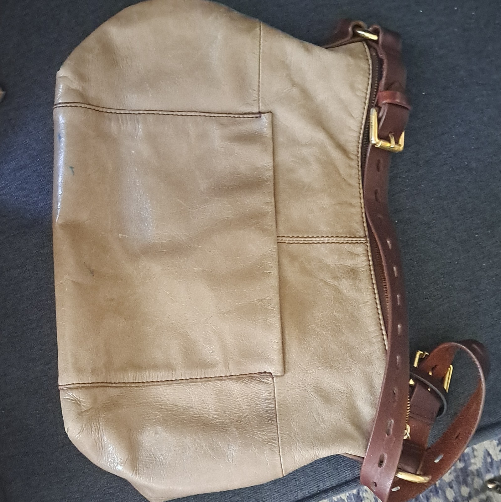 HOBO Large Beige Shoulder Bag Brown Strap Floral Lining Gold Hardware Zip