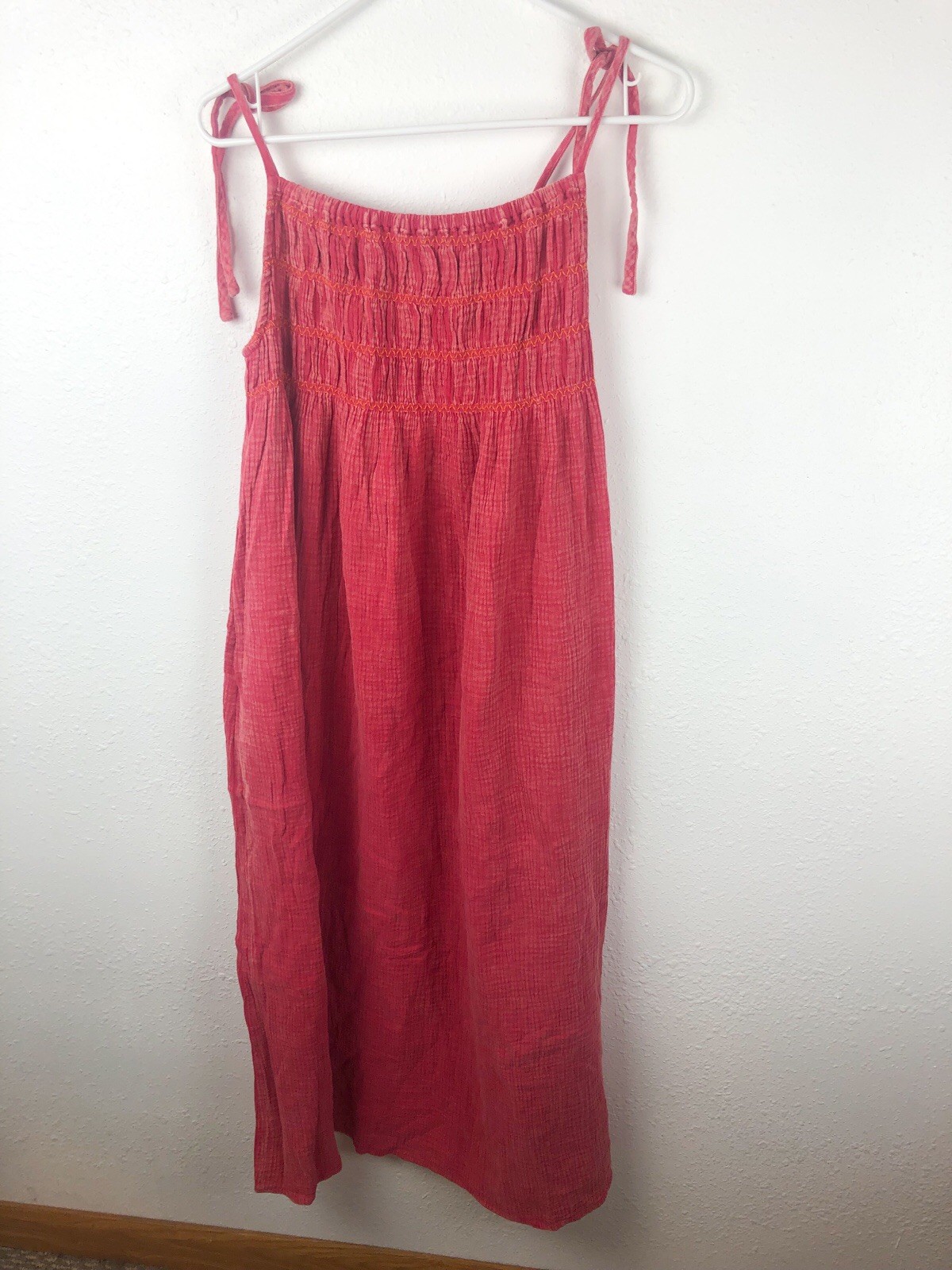 Davi And Dani MaxiDress SZS Red Smocking Sleeveless Ties Embroidery Boho A4