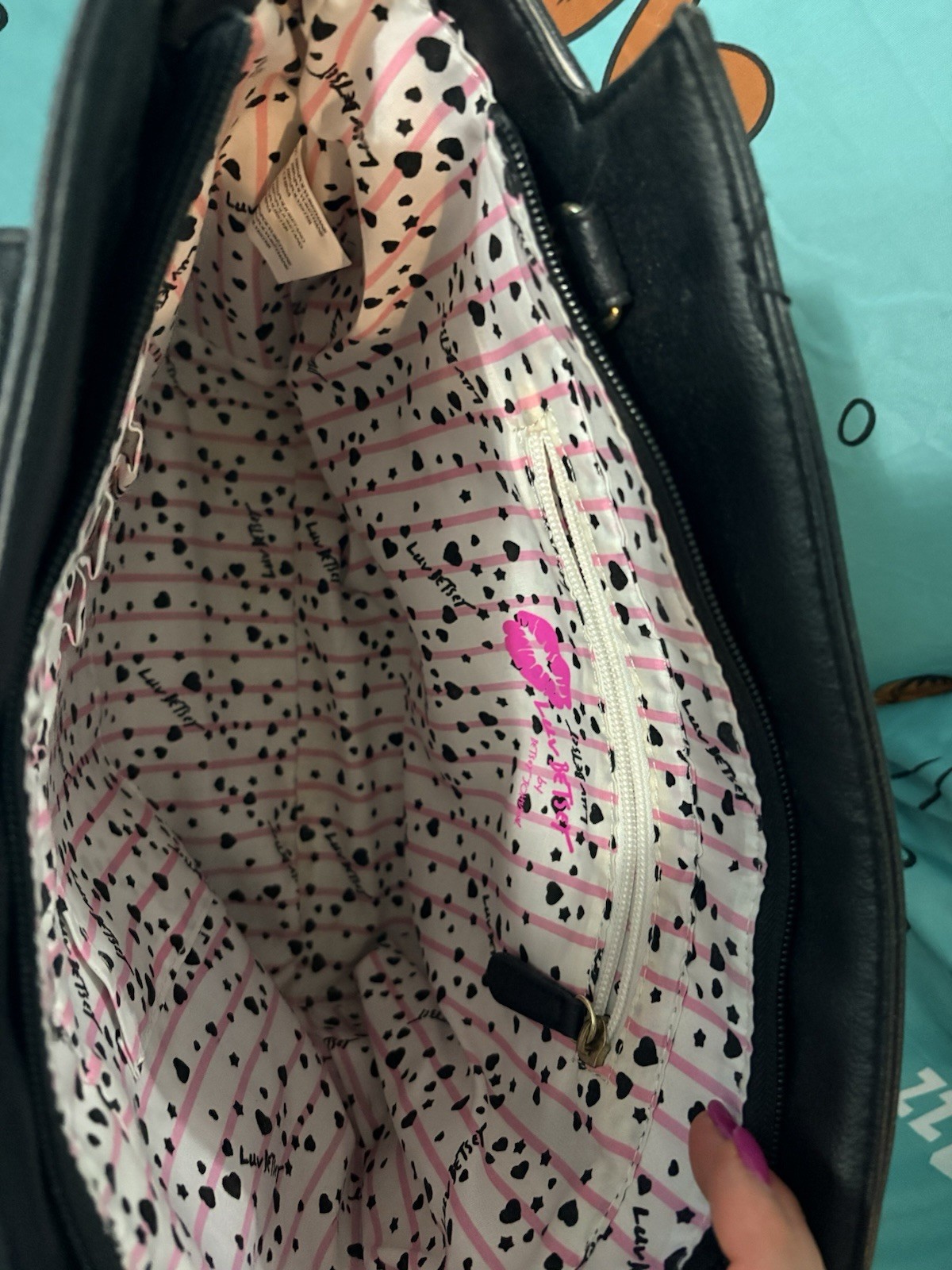 Betsey Johnson Black Zip-Top Tote Bag Red Heart Striped Sides Lined Pockets